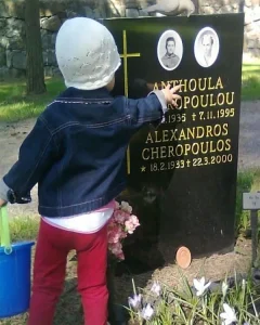 Anthie is visiting her Grandparents Anthoula and Alexandros last residence in Stockholm Apr
