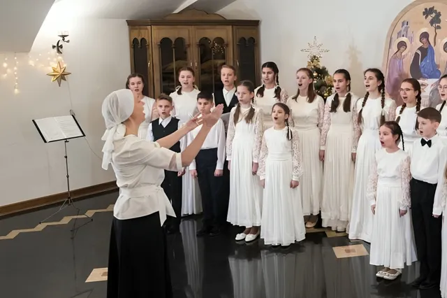 Maria Bakhvalova Choir Leader