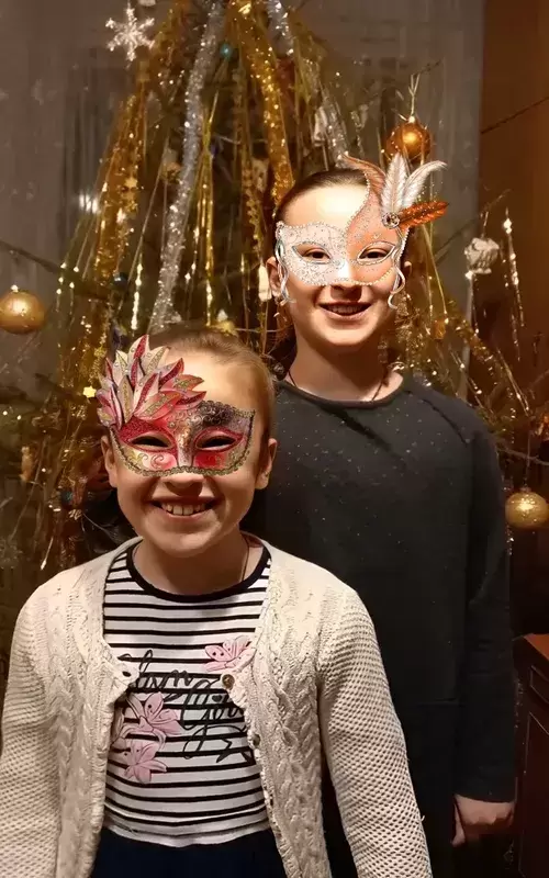 New Year and Christmas Greetings from my beloved Daughters 2022.12.31